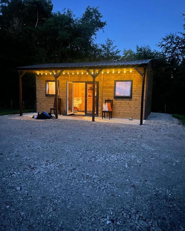 Kingfisher Cabin - Wild Escapes Wrenbury Off Grid Glamping - Ages 12 And Over Baddiley Exterior photo